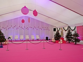 Hala namiotowa RAJT na świąteczny event marki T-mobile w różowo - białej kolorystyce - fot.6